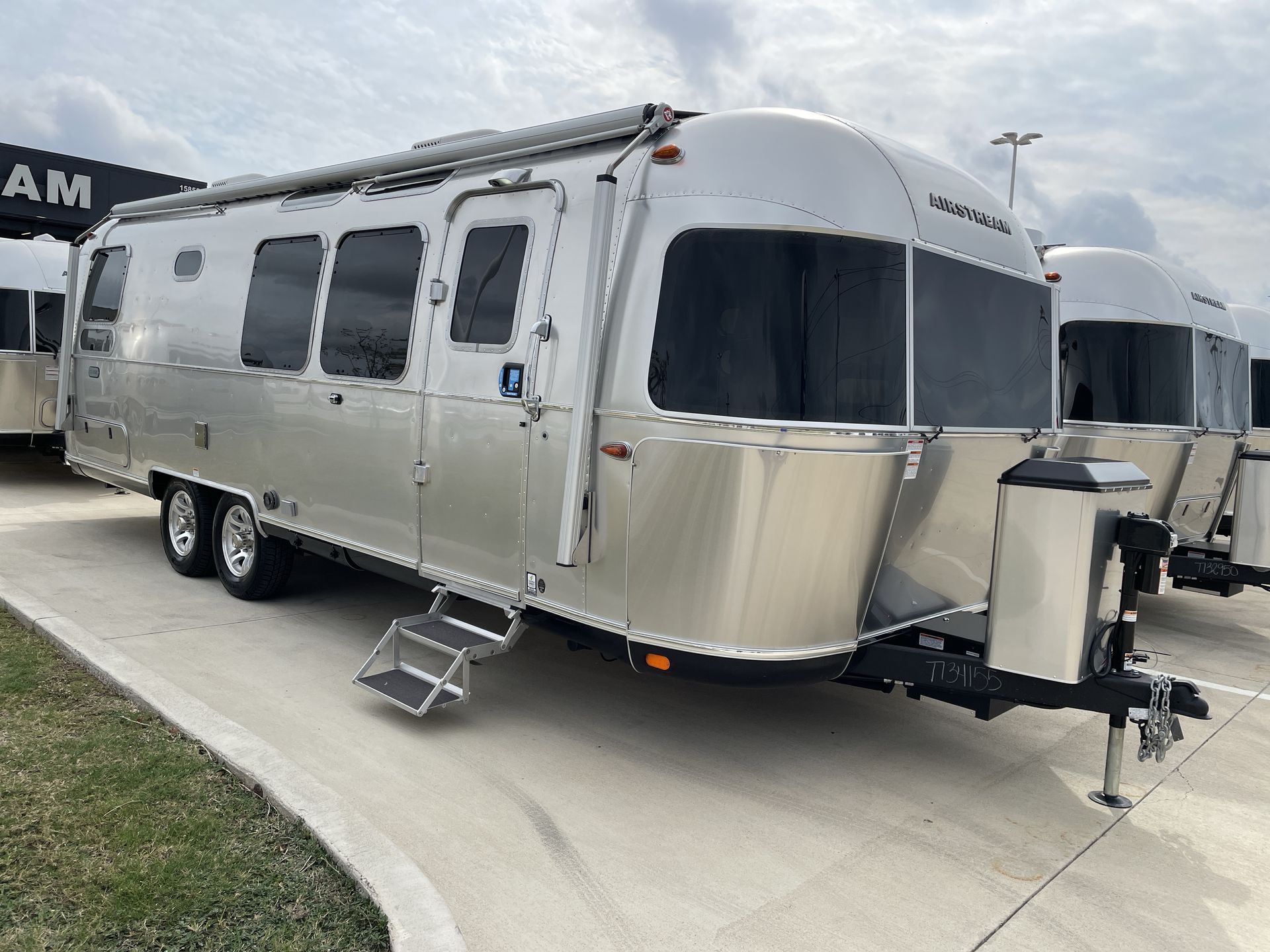 2026 Airstream 28RBT Base