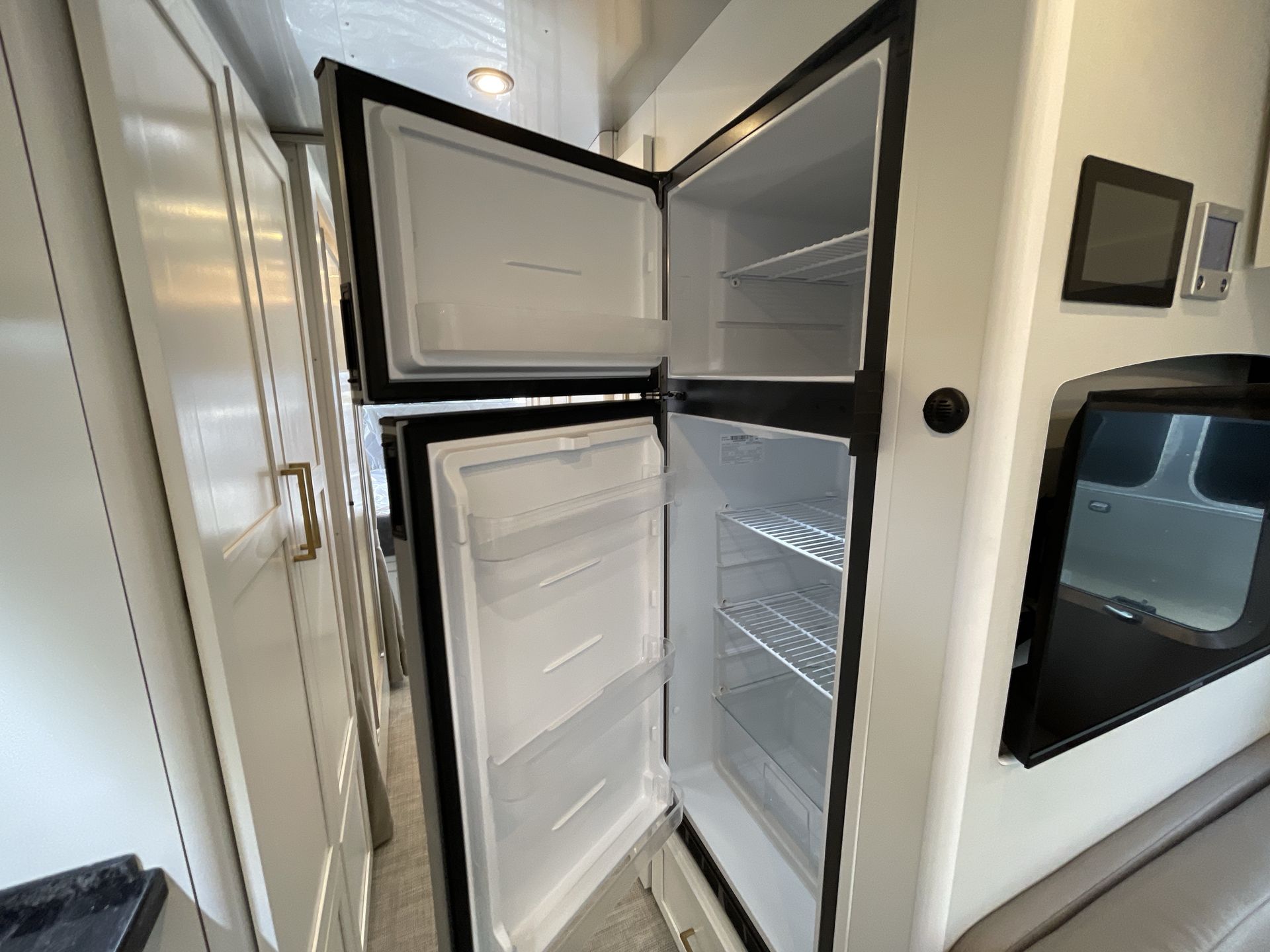 2026 Airstream 30RBQ Base