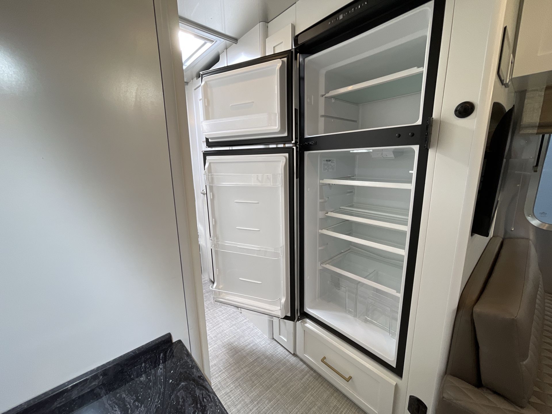 2026 Airstream 30RBT Base