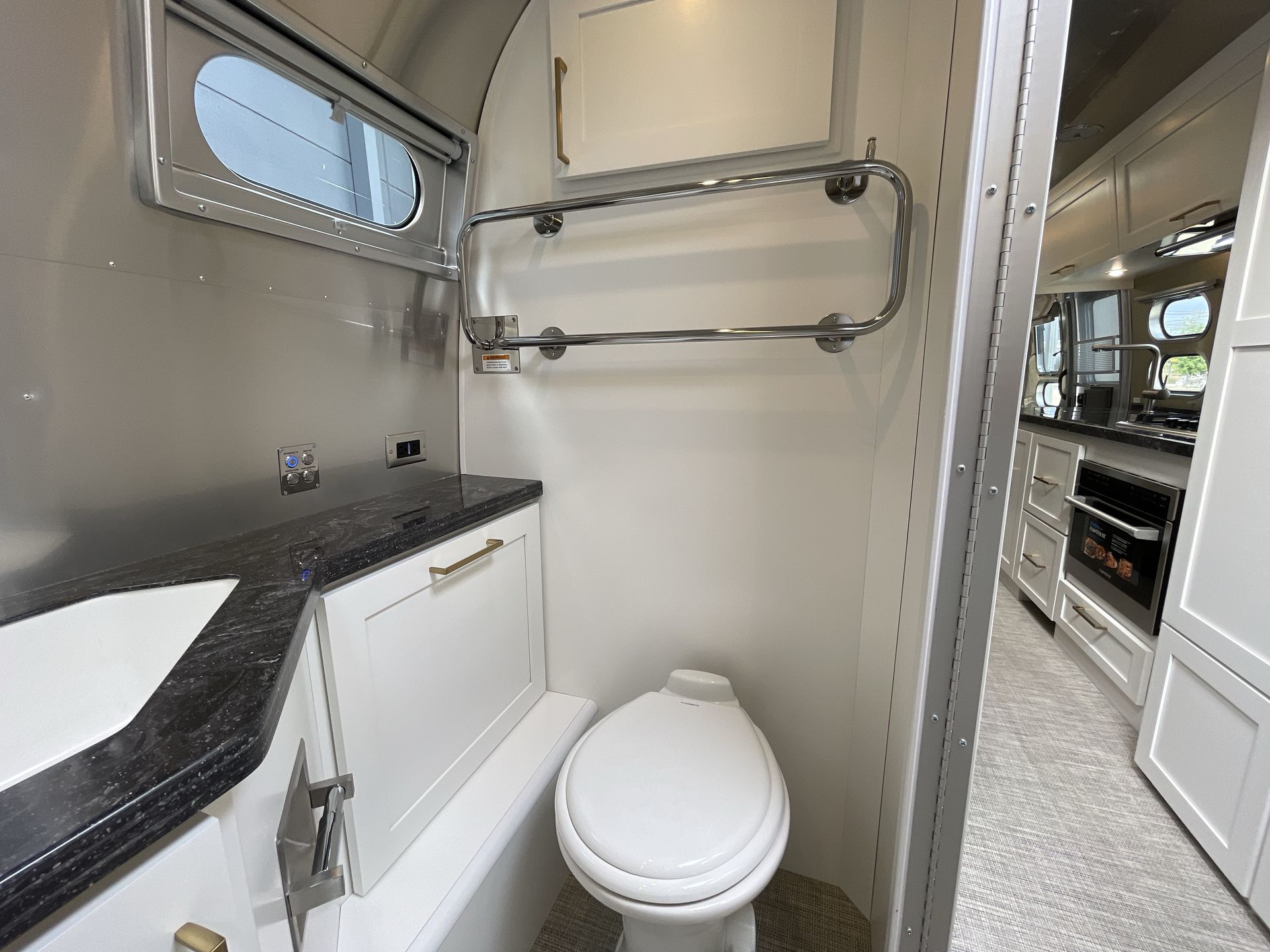 2026 Airstream 30RBT Base