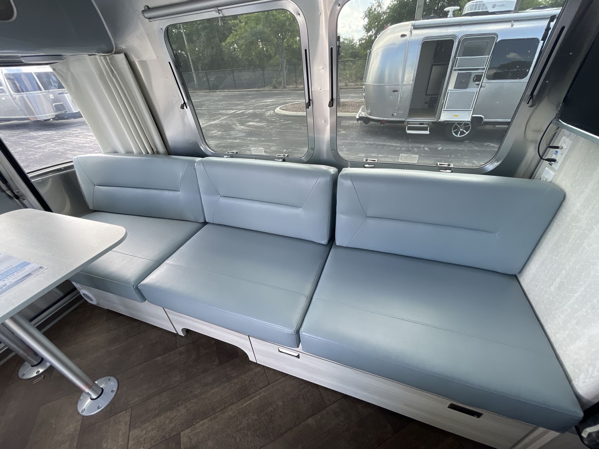 2025 Airstream 25FBQ Base