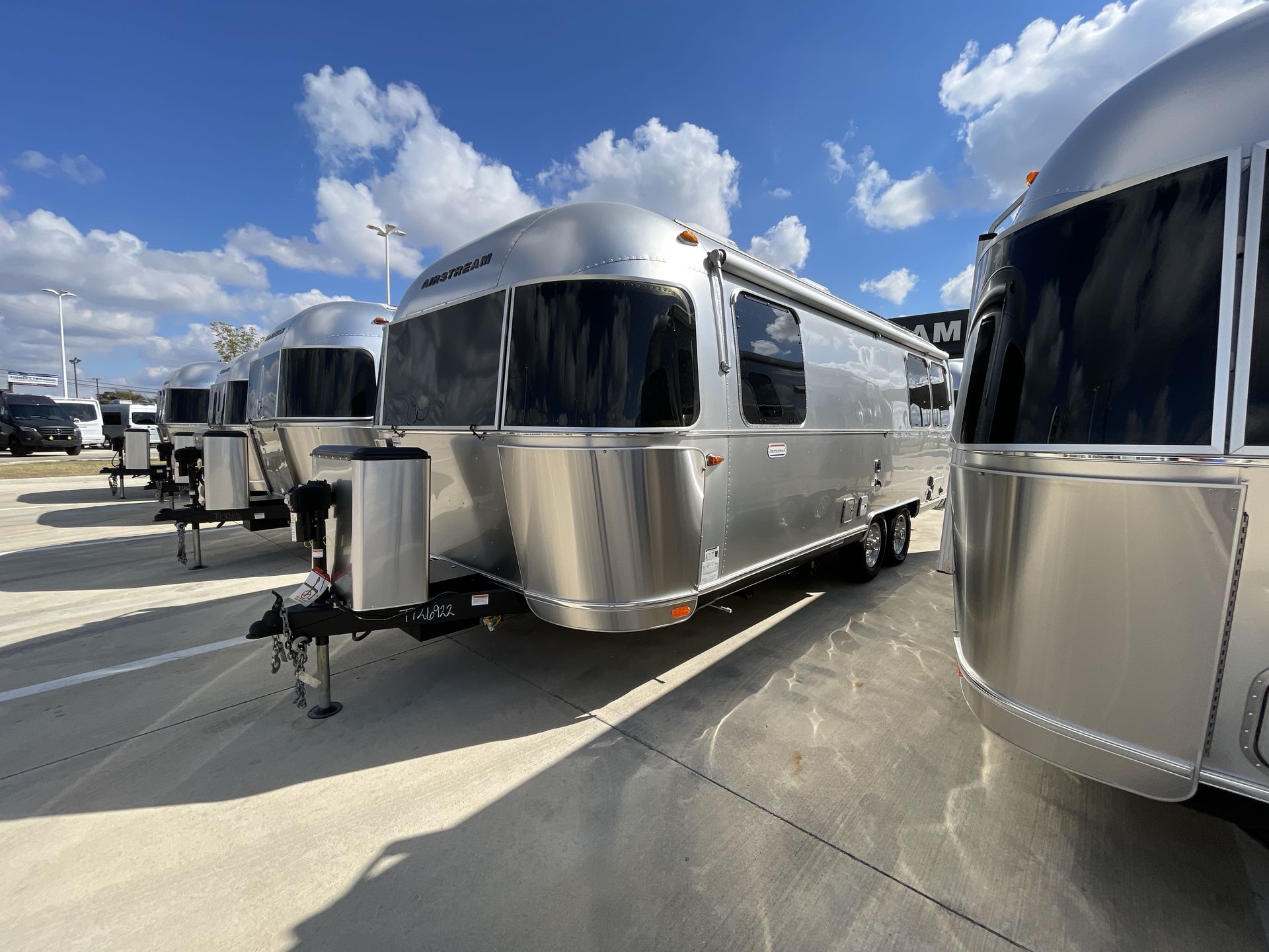 2026 Airstream 25FBQ Base