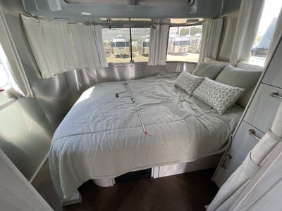 2026 Airstream 25FBQ Base