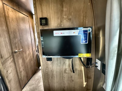 2026 Airstream 25FBQ Base