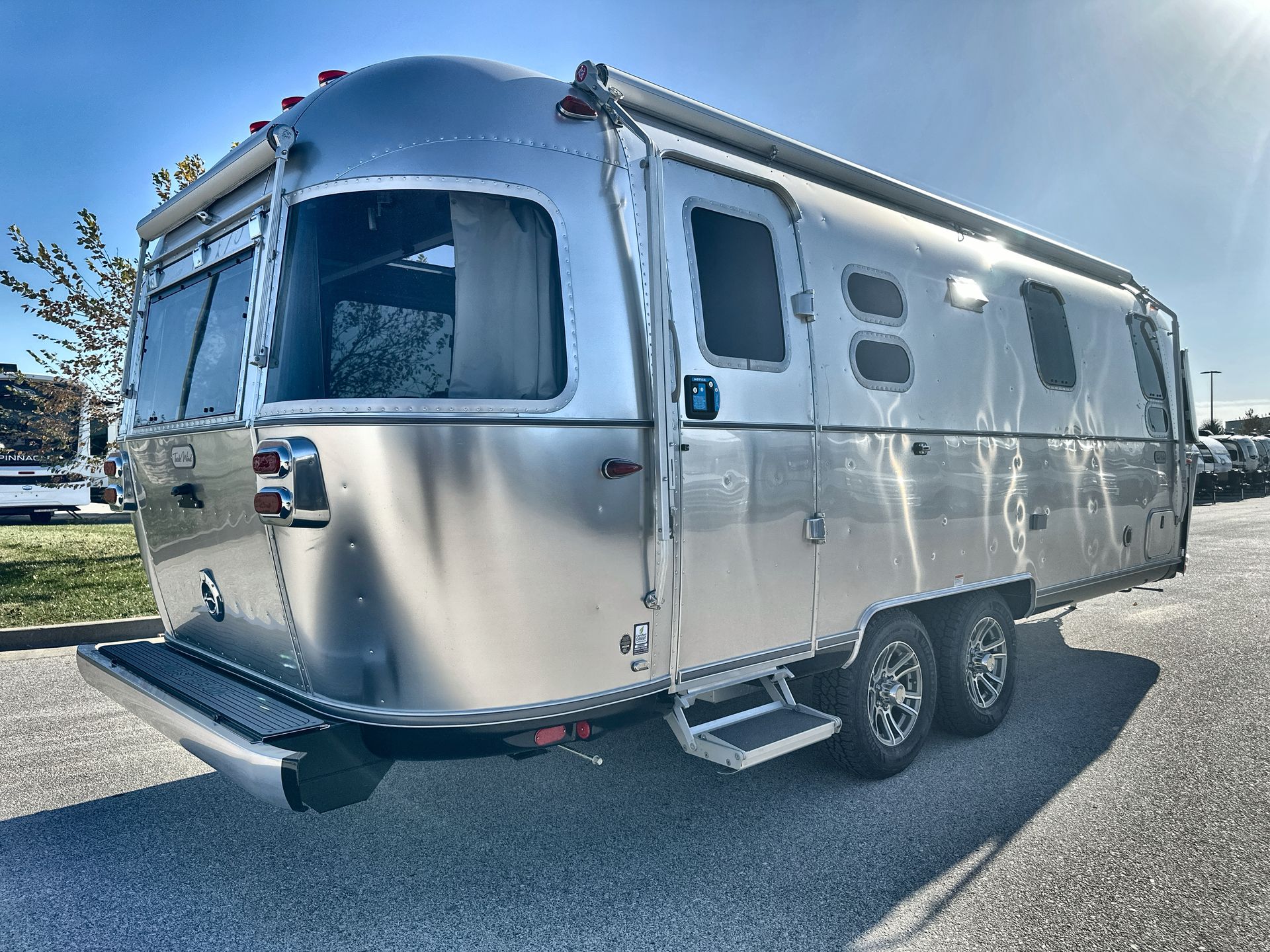 2026 Airstream 25FBQ Base