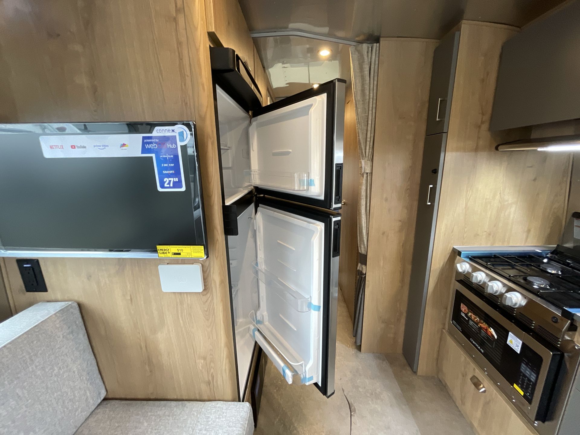 2026 Airstream 25FBT Base