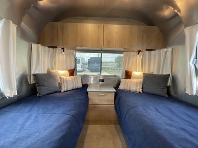 2026 Airstream 25FBT Base
