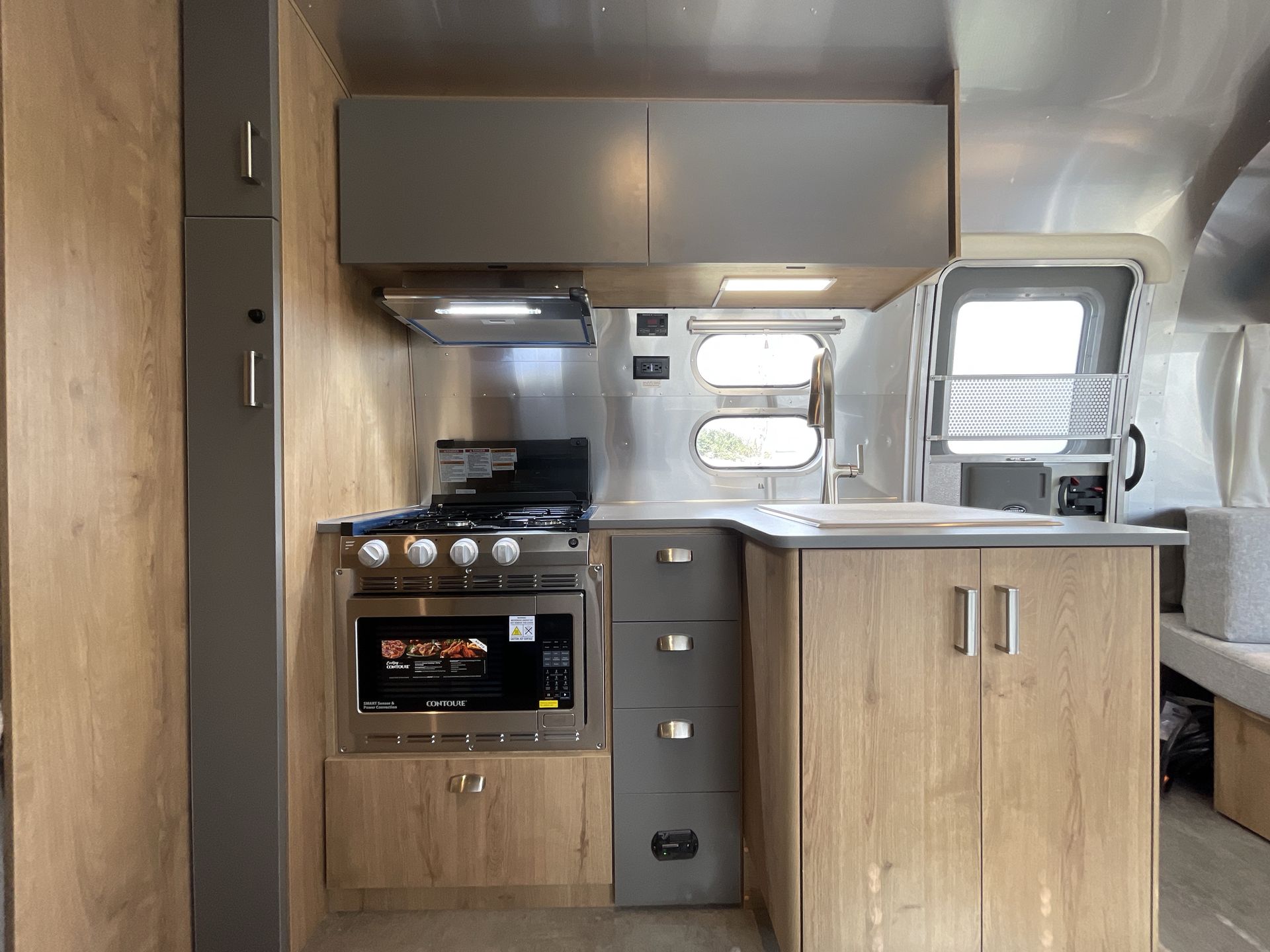 2026 Airstream 25FBT Base