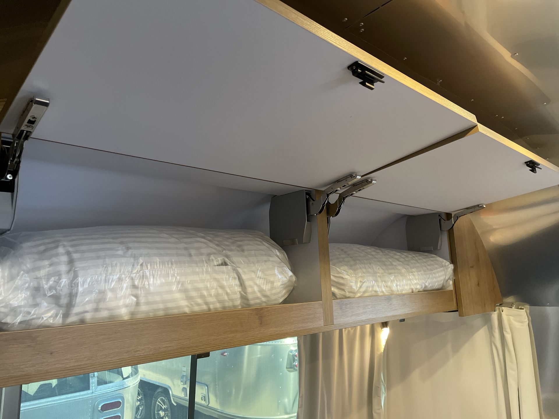 2025 Airstream 23FBQ Base