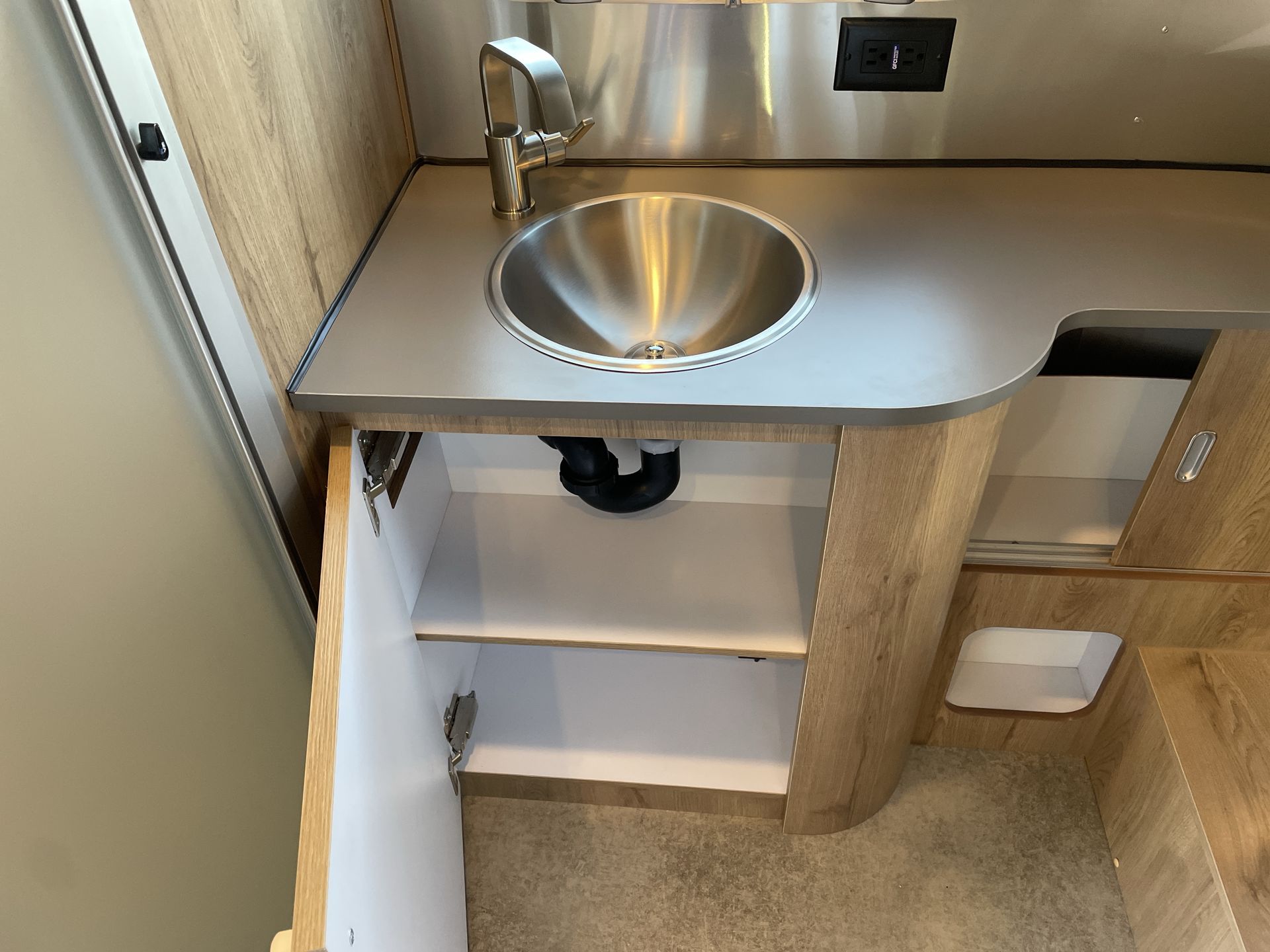 2025 Airstream 23FBQ Base