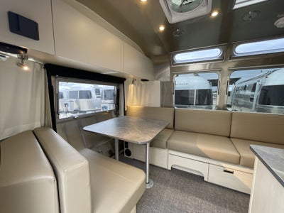 2026 Airstream 27FBQ Base