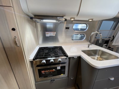 2026 Airstream 25FBQ Base