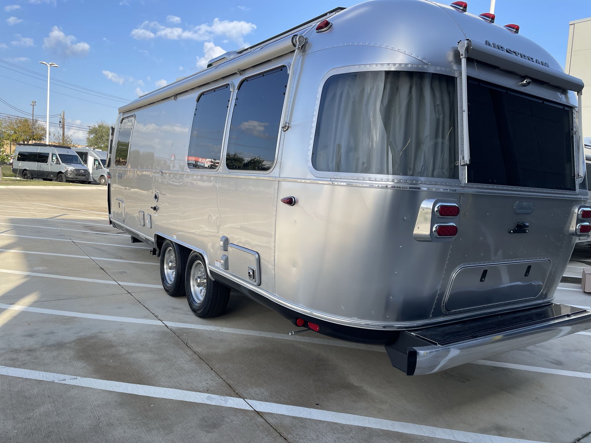 2026 Airstream 25FBQ Base
