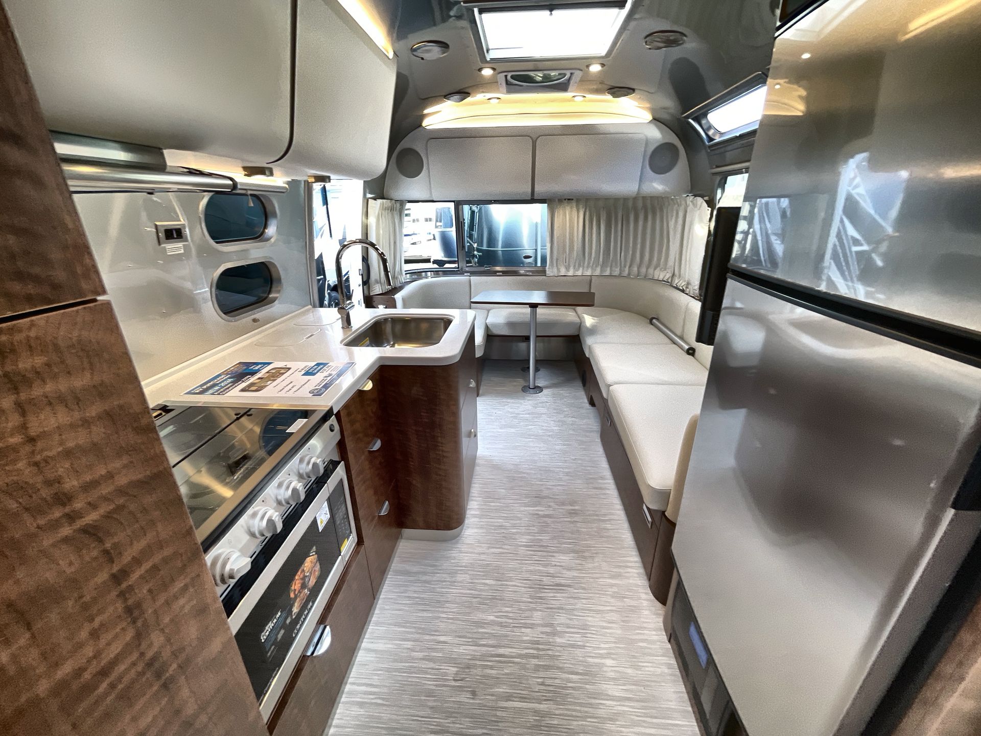 2026 Airstream 27FBT Base