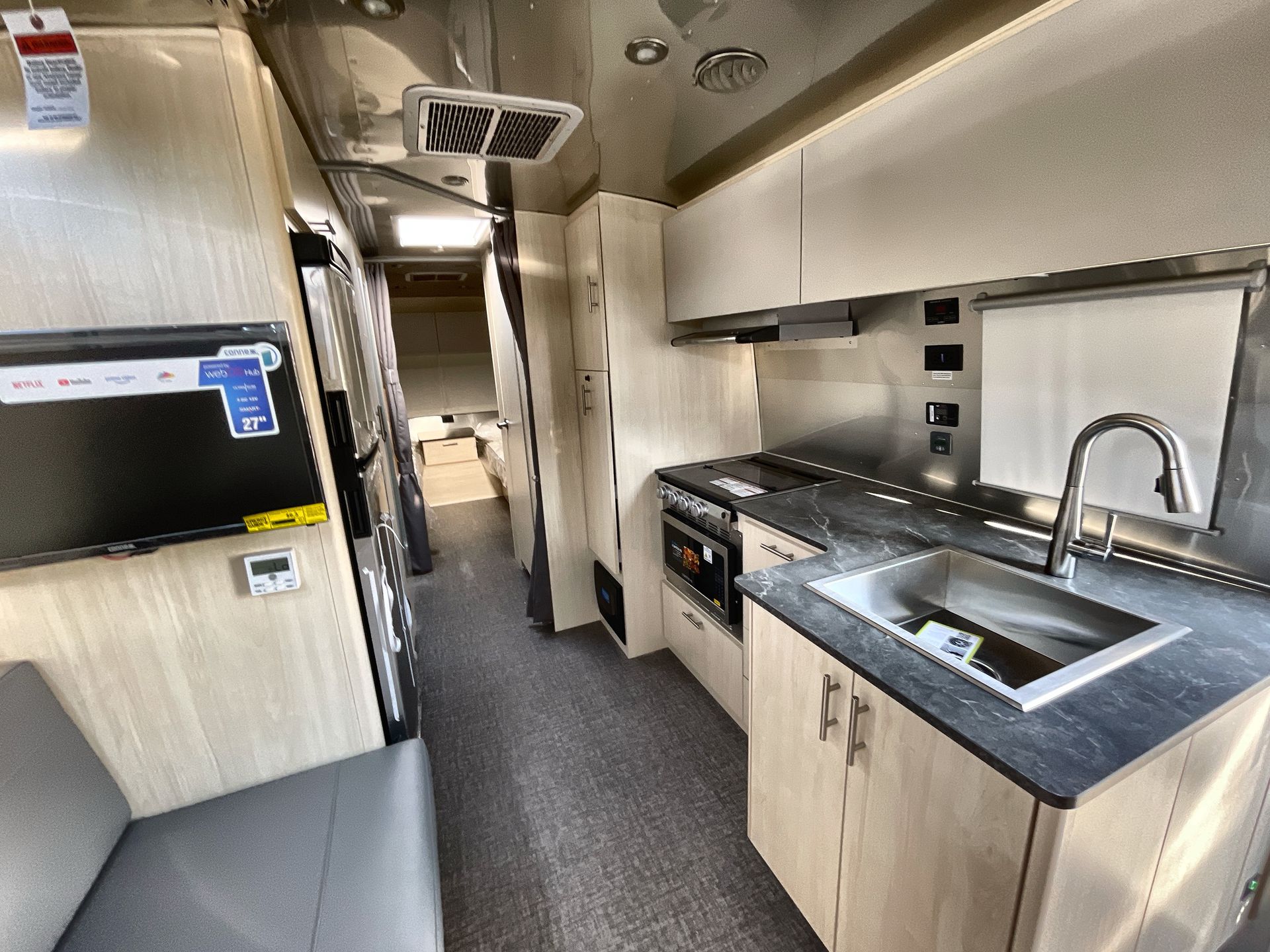 2026 Airstream 27FBT Base
