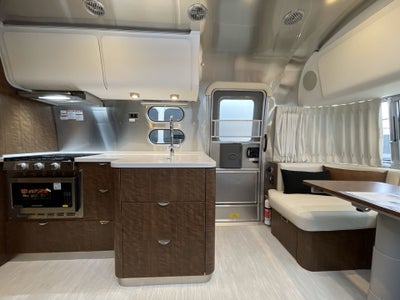 2026 Airstream 27FBT Base