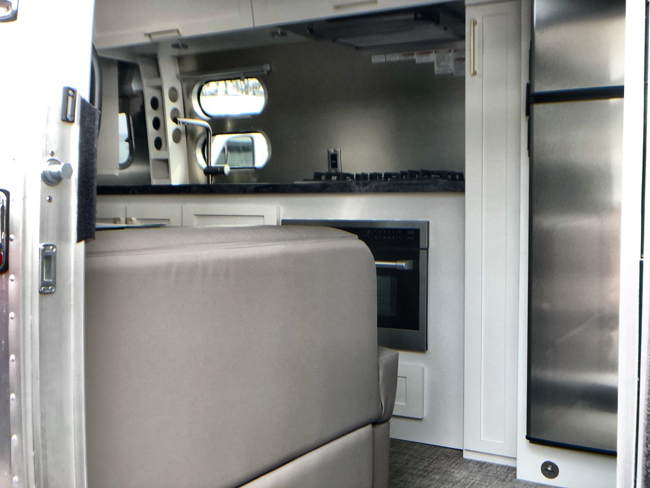 2026 Airstream 33FBT Base