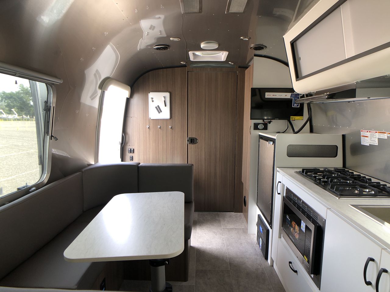 2026 Airstream 22FB Base