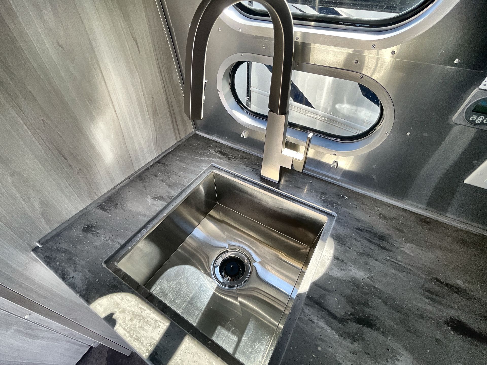 2026 Airstream 23FBT Base