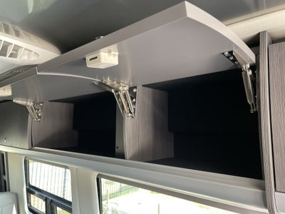 2026 Airstream 24GL 4x2 Passenger Base