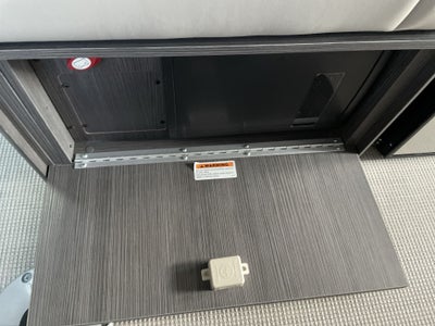 2026 Airstream 24GL 4x2 Passenger Base