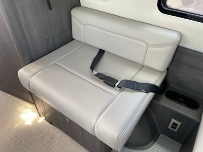 2026 Airstream 24GL 4x2 Passenger Base