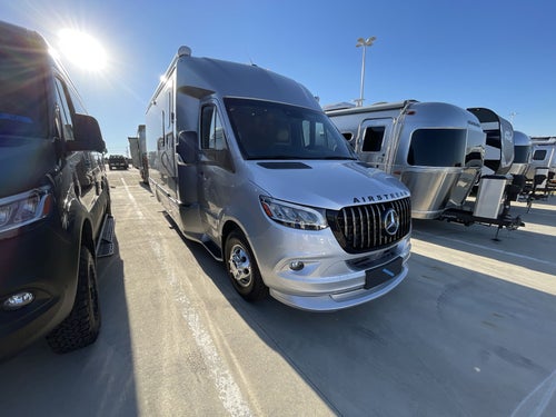 2026 Airstream Murphy Suite Base