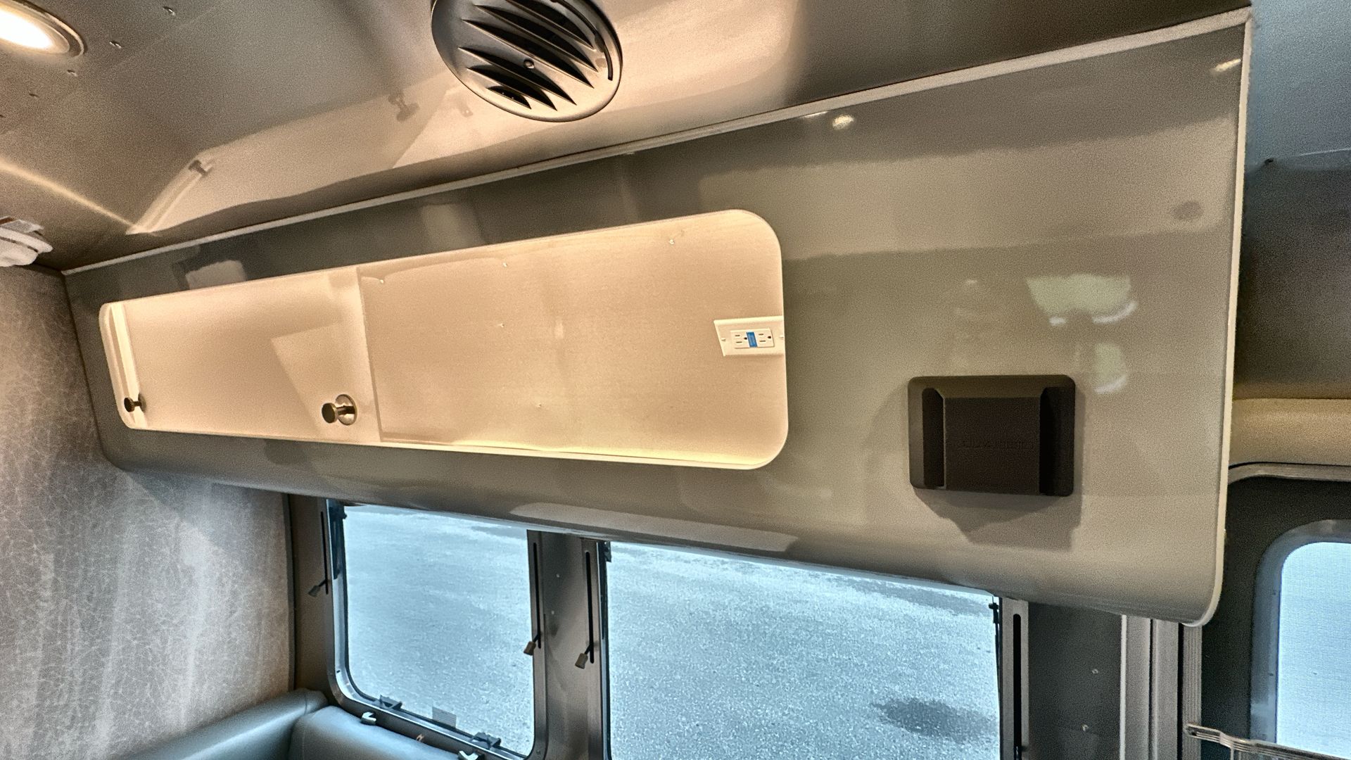2025 Airstream 23FBQ Base