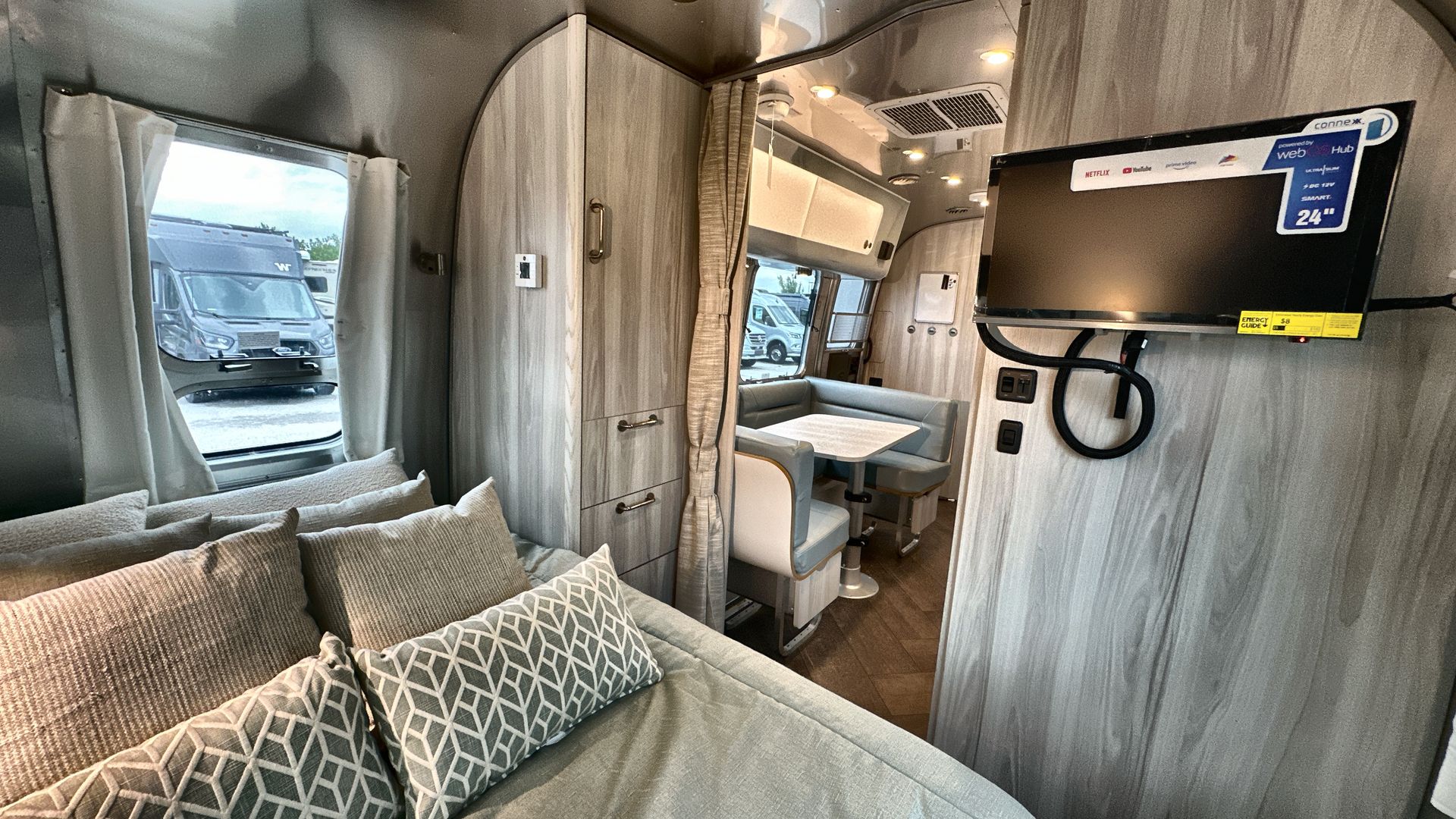 2025 Airstream 23FBQ Base