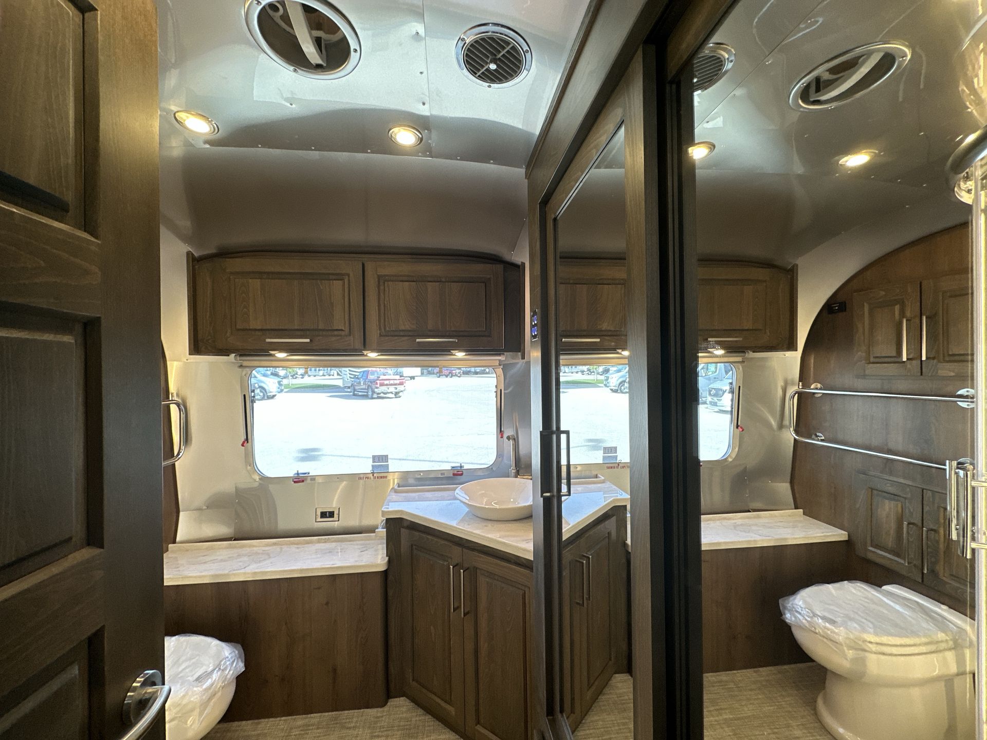 2026 Airstream 33FBQ Base