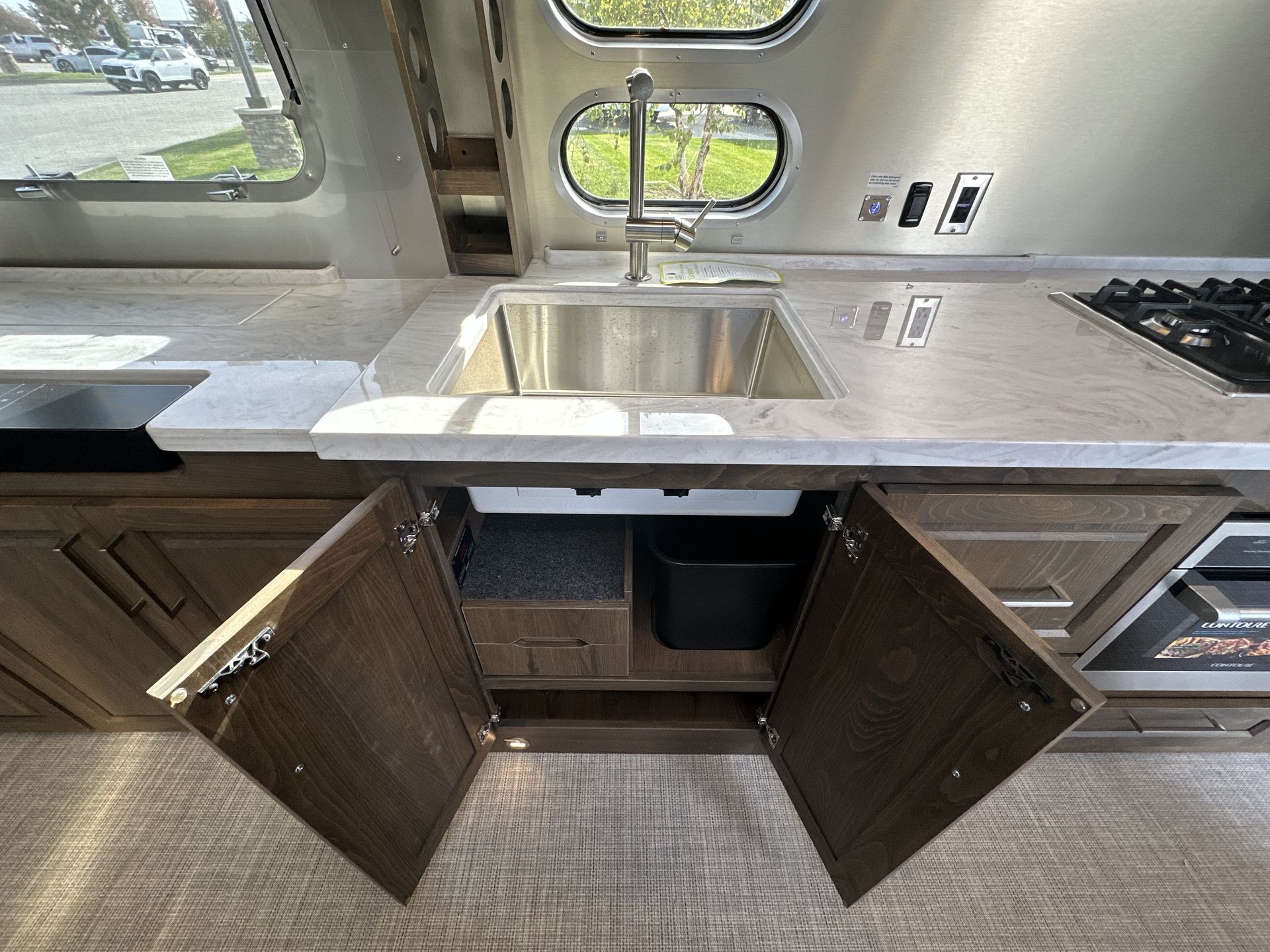 2026 Airstream 33FBQ Base