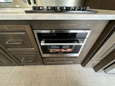 2026 Airstream 33FBQ Base