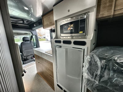 2026 Airstream Rangeline Base