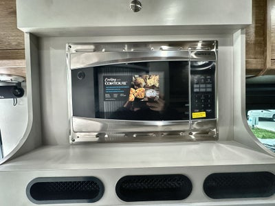 2026 Airstream Rangeline Base