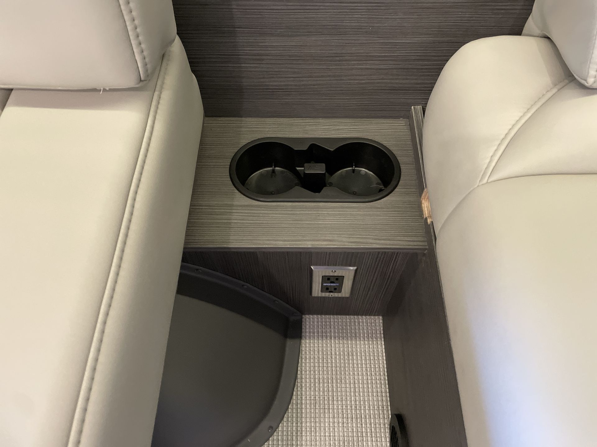 2025 Airstream 24GL Base