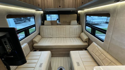 2025 Airstream 24 GL Base