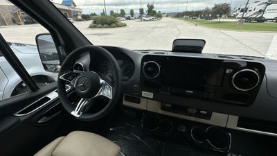 2025 Airstream 24 GL Base