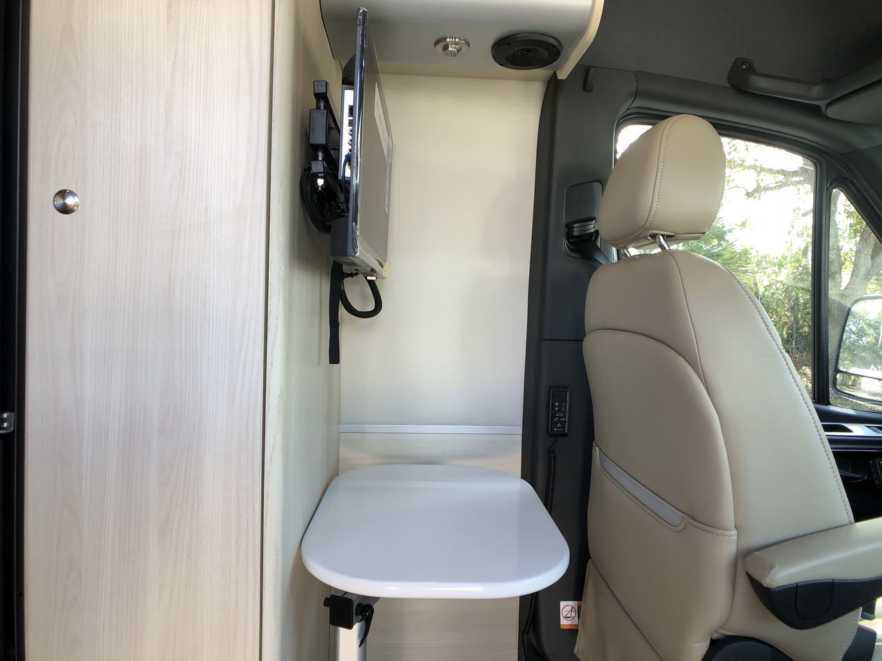 2025 Airstream 24GT Base