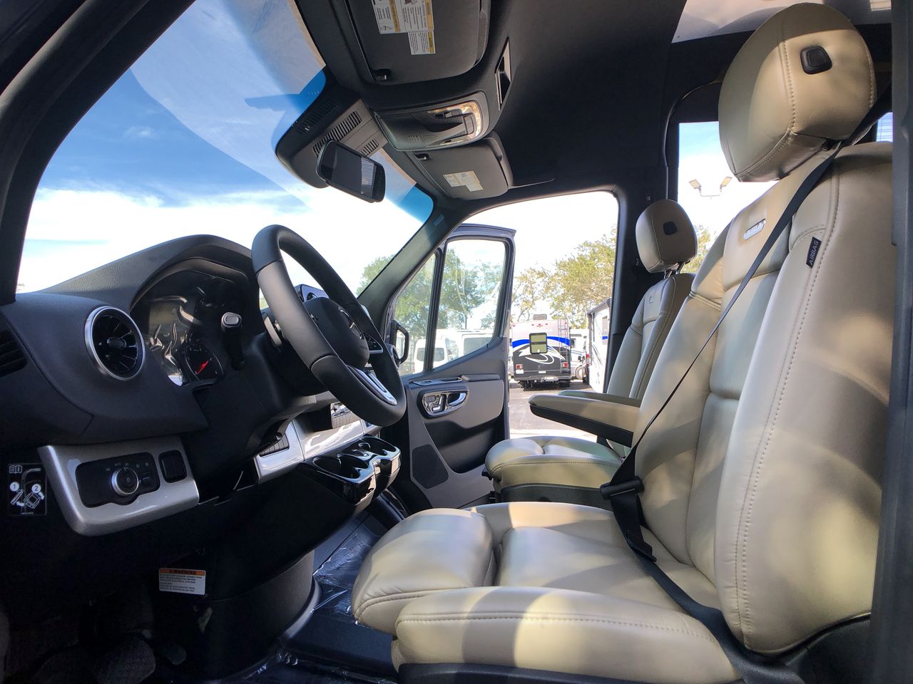 2025 Airstream 24GT Base