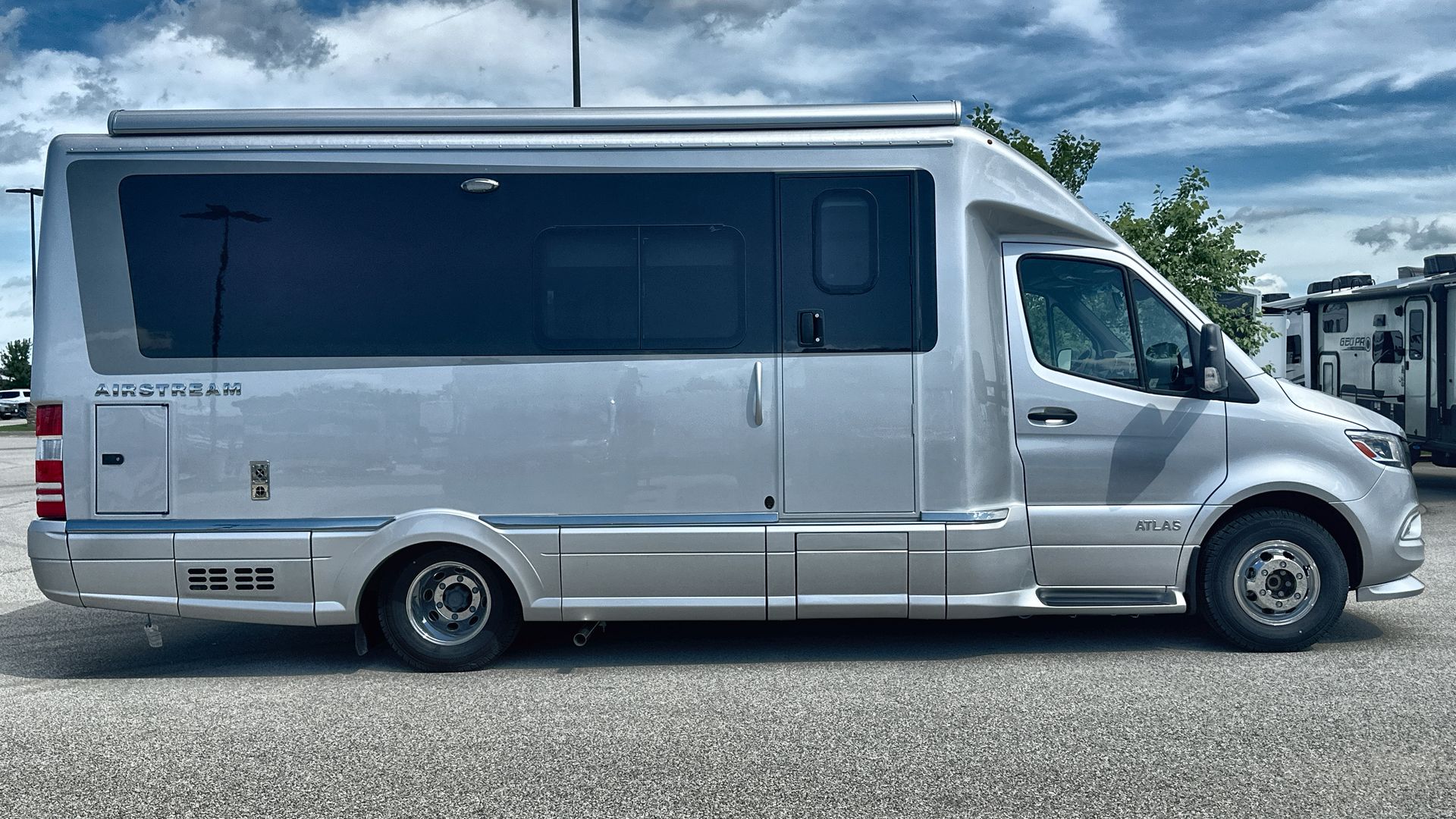 2026 Airstream Murphy Suite Base