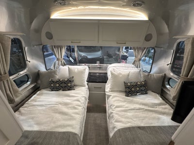 2026 Airstream 28RBT Base