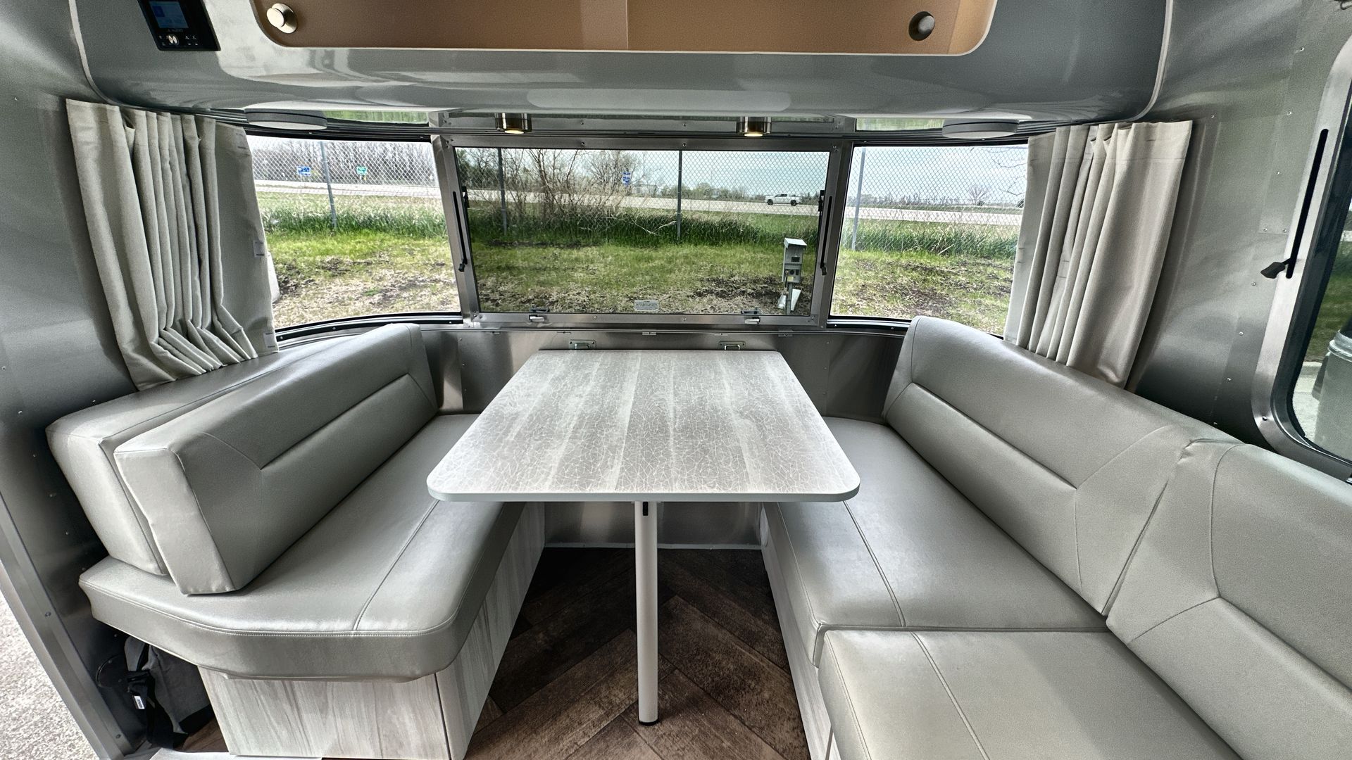 2025 Airstream 25FBT Base