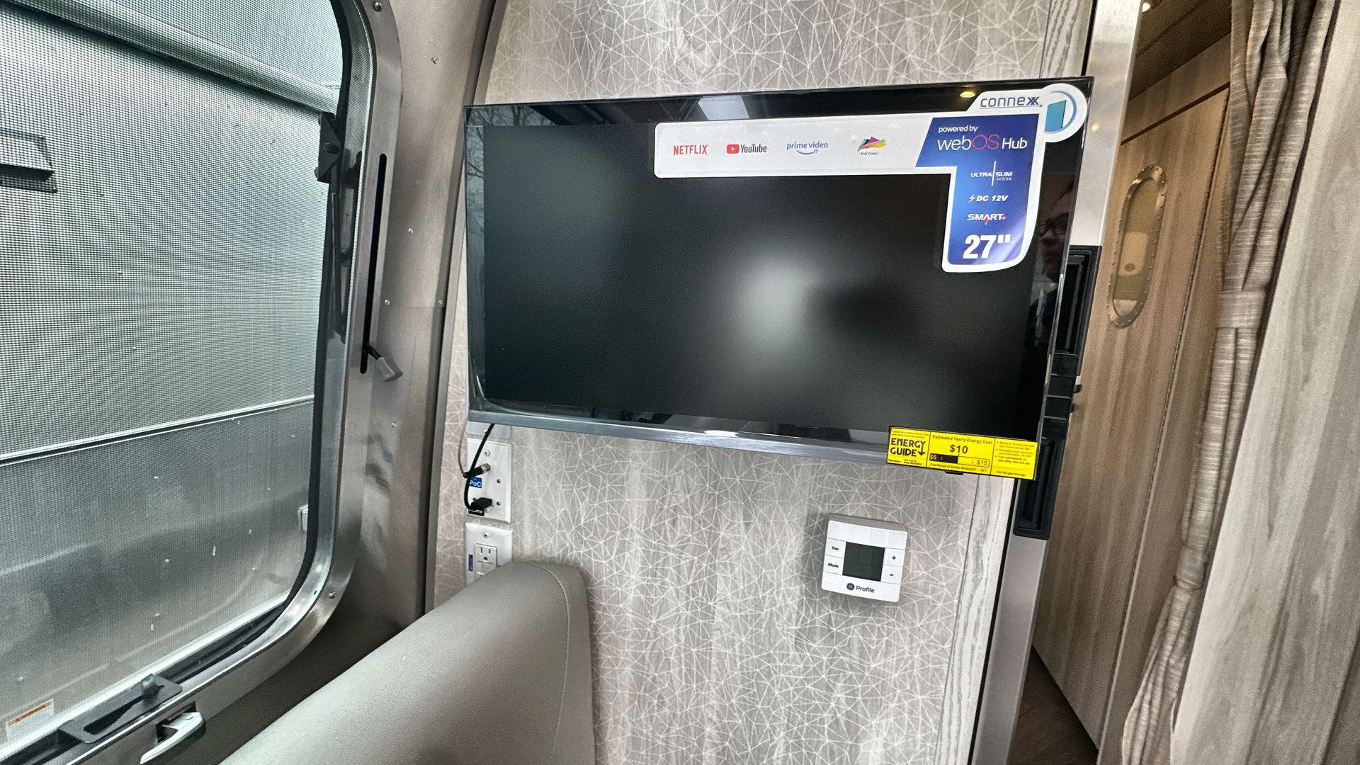 2025 Airstream 25FBT Base