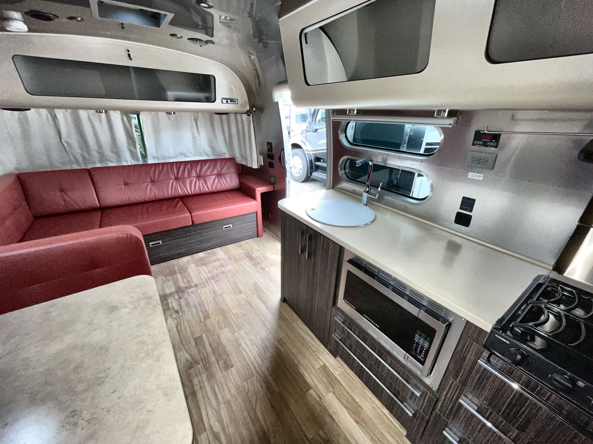 2019 Airstream 30RB Base