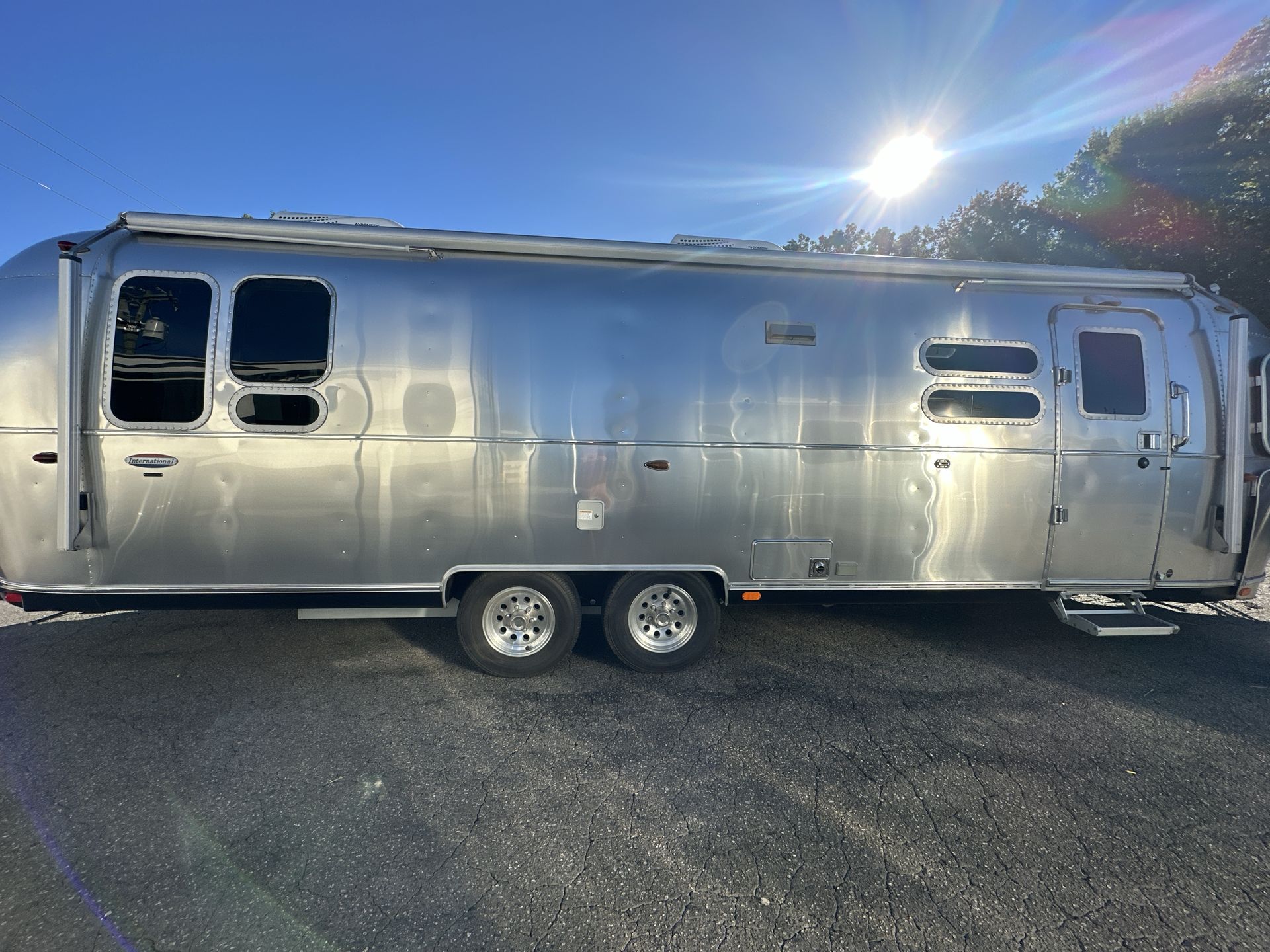 2019 Airstream 30RB Base