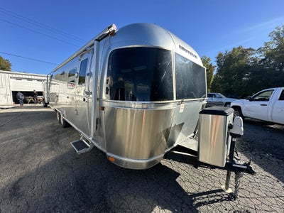 2019 Airstream 30RB Base