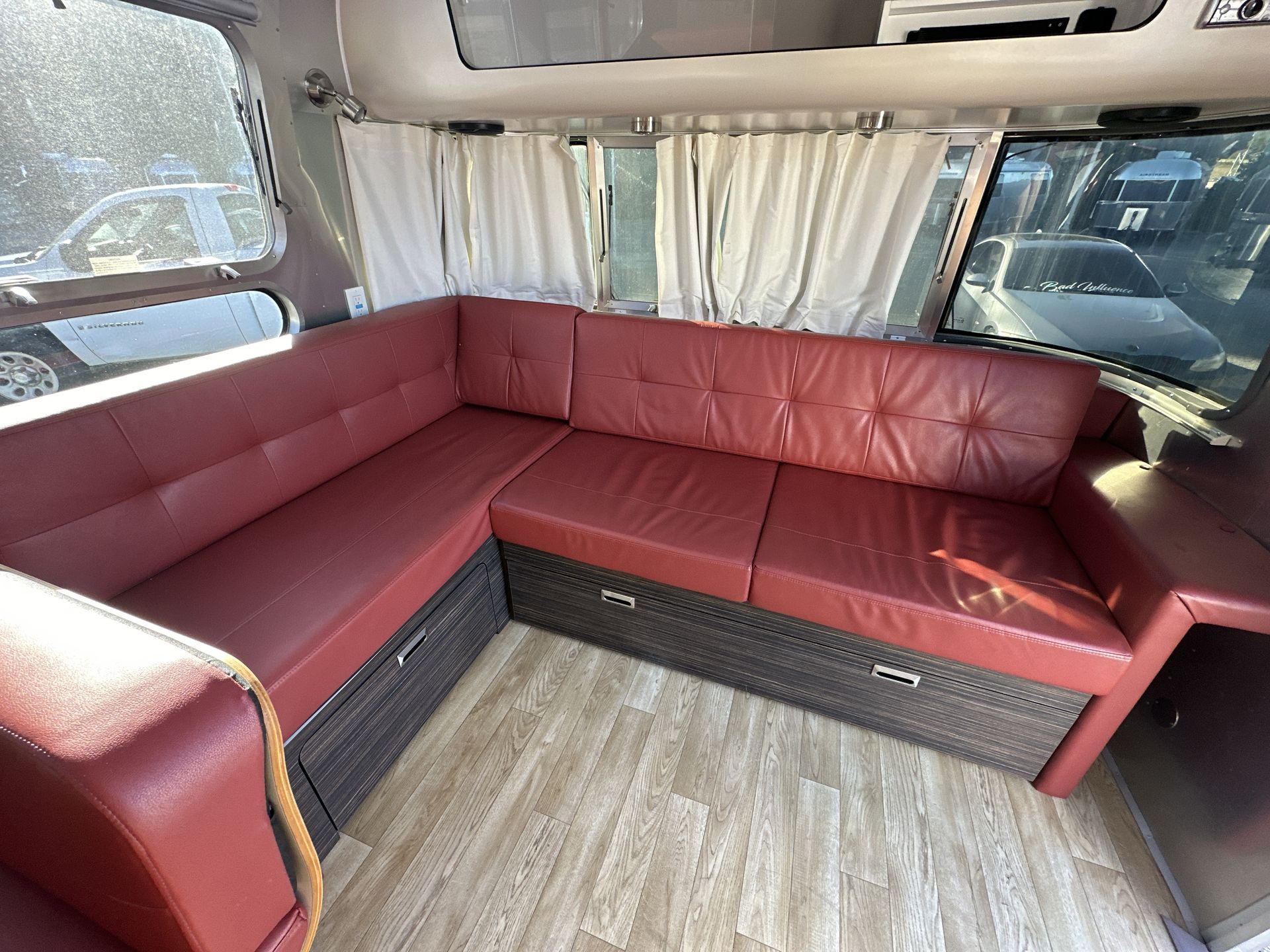 2019 Airstream 30RB Base