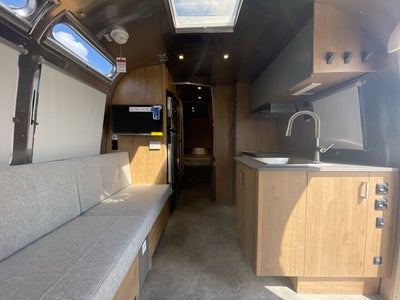 2026 Airstream 25FBQ Base