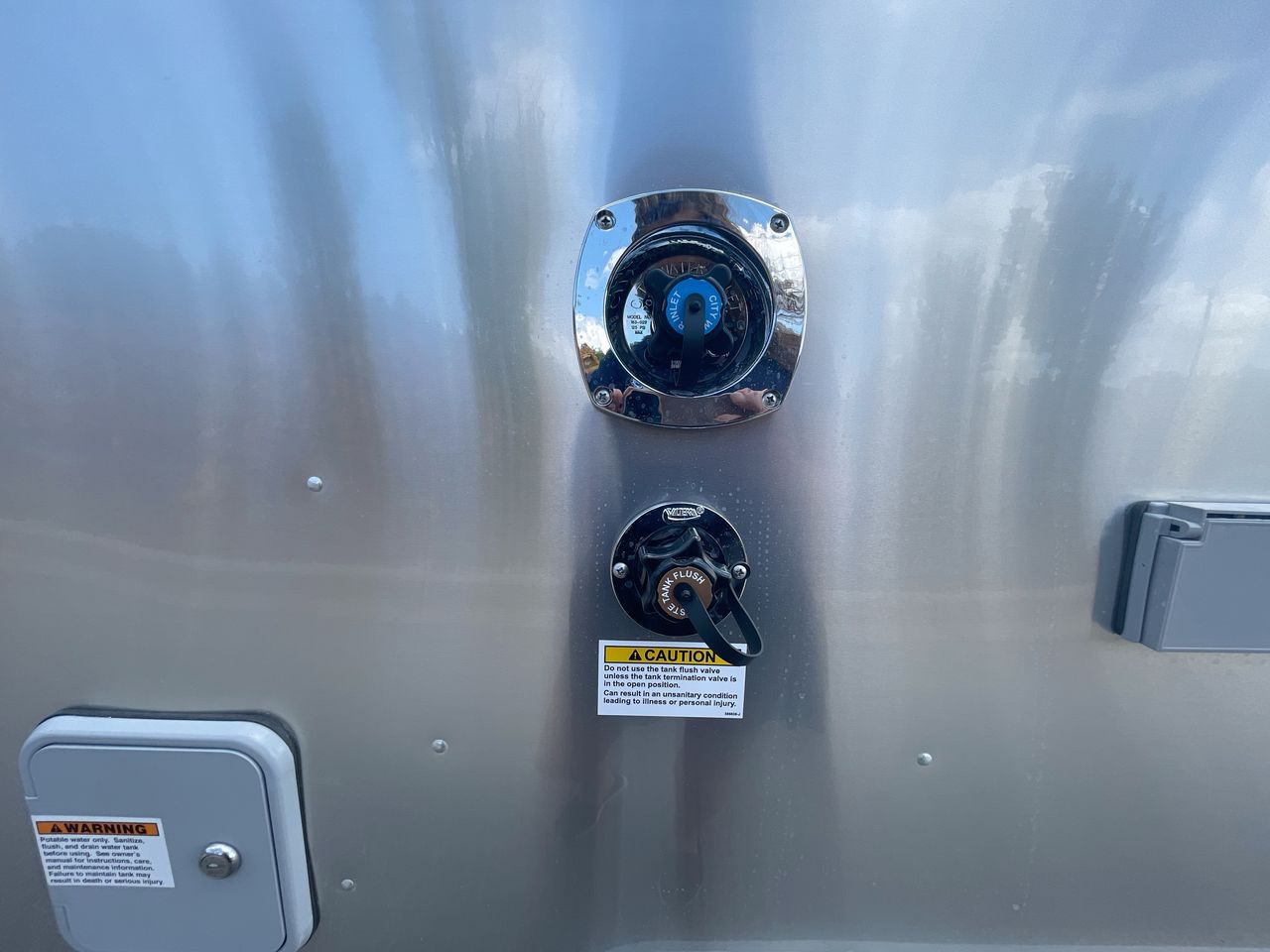 2026 Airstream 25FBQ Base