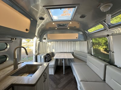 2026 Airstream 27FBQ Base